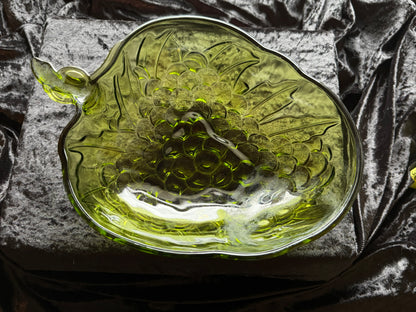 Vintage Indiana Glass Green Grape Shaped Large Bowl